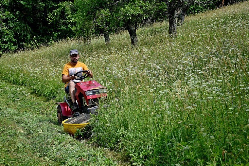 Pohonná jednotka Panter FD52V s dvoububnovou sekačkou RZS121