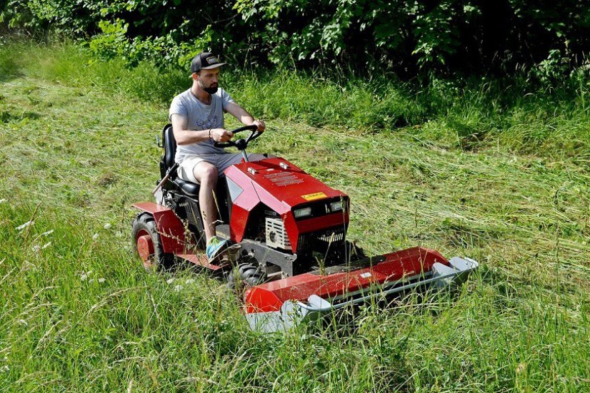 Pohonná jednotka Panter FD52V s dvoububnovou sekačkou RZS121