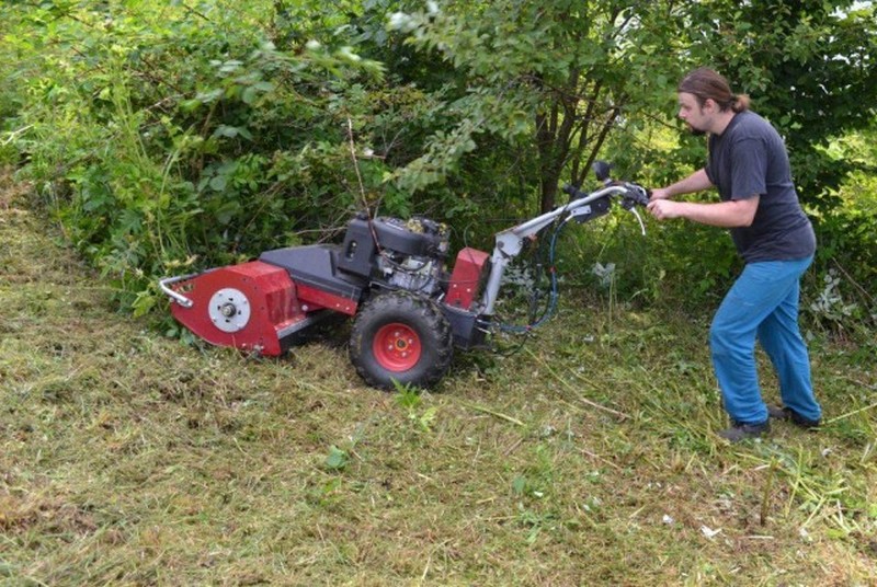 Pohonná jednotka Panter FD3-500 s cepákovým mulčovačem MC100