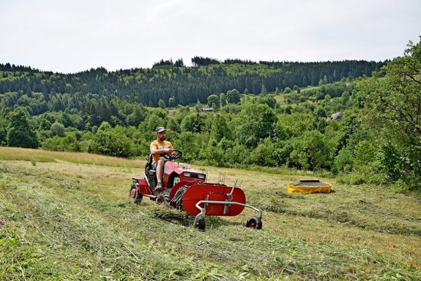 Pohonná jednotka Panter FD52V s dvoububnovou sekačkou RZS121