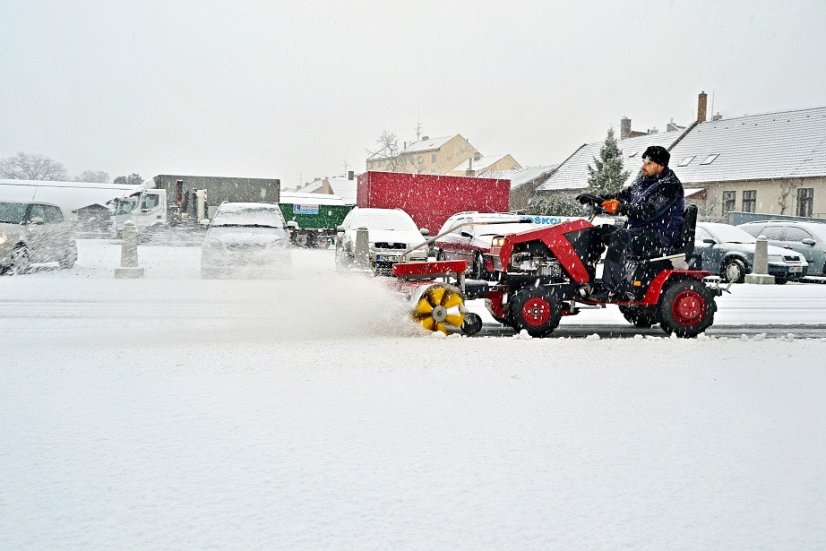 Válcový zametací kartáč SB110