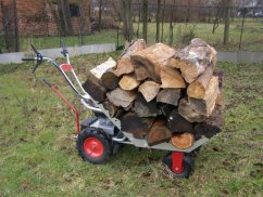 Korba na metrové dříví KD pro podvozek řiditelného vozíku KOR220