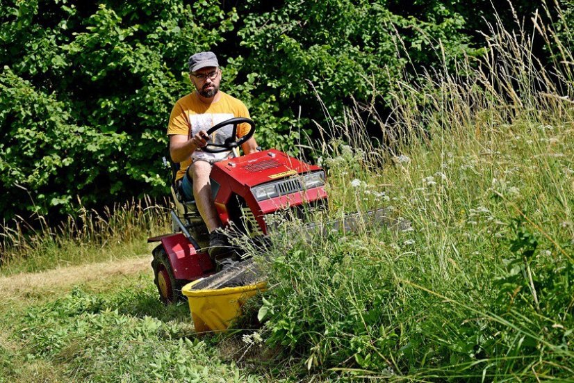 Pohonná jednotka Panter FD52V s diskovou sekačkou DZS125