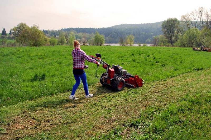 Cepákový mulčovač MC100