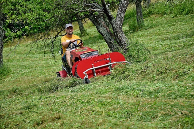 Pohonná jednotka Panter FD52V s cepákovým mulčovačem MC100