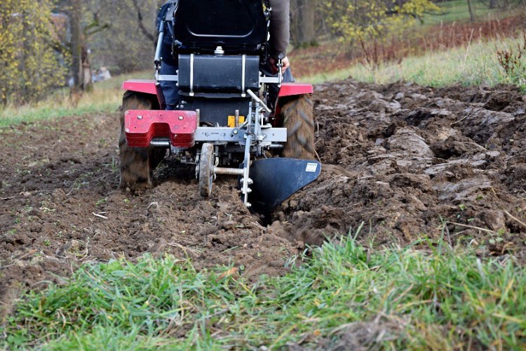 Pohonná jednotka Panter FD5 s obracečem OP114