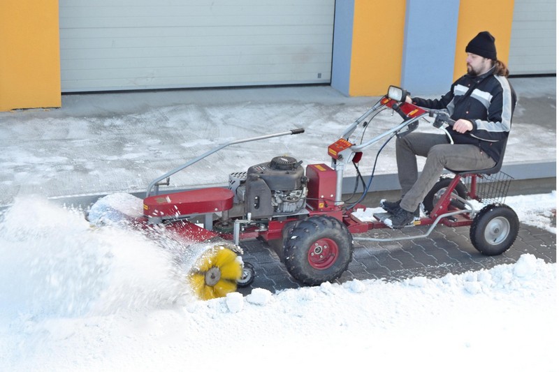 Válcový zametací kartáč SB110