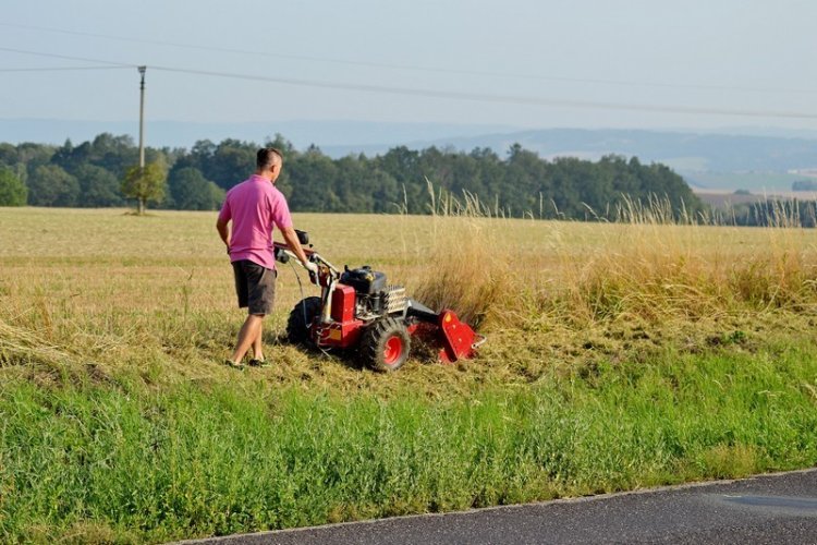 Cepákový mulčovač MC100