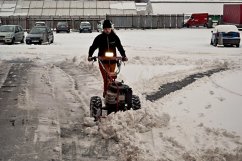 Pohonná jednotka Panter FD3-500 se shrnovací radlicí RAP100