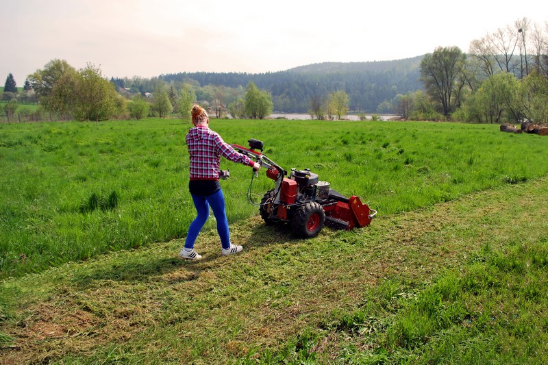 Pohonná jednotka Panter FD3-500 s cepákovým mulčovačem MC100