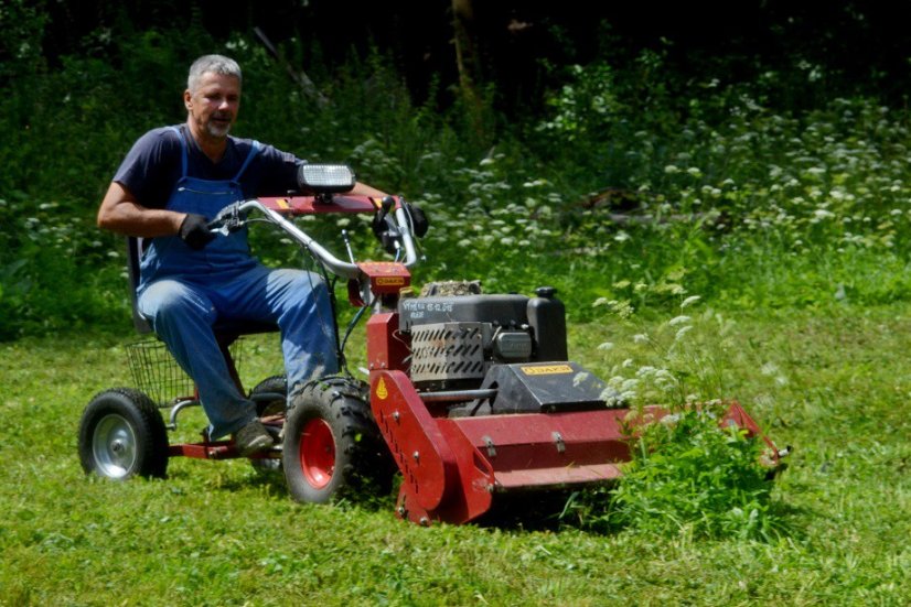 Pohonná jednotka Panter FD3-500 s cepákovým mulčovačem MC100