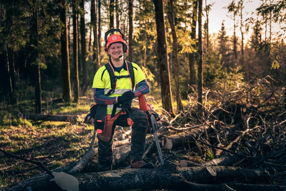 Práce s motorovou pilou